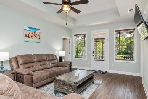 Pawsitively Paradise by Oak Island Accommodations - photo 31