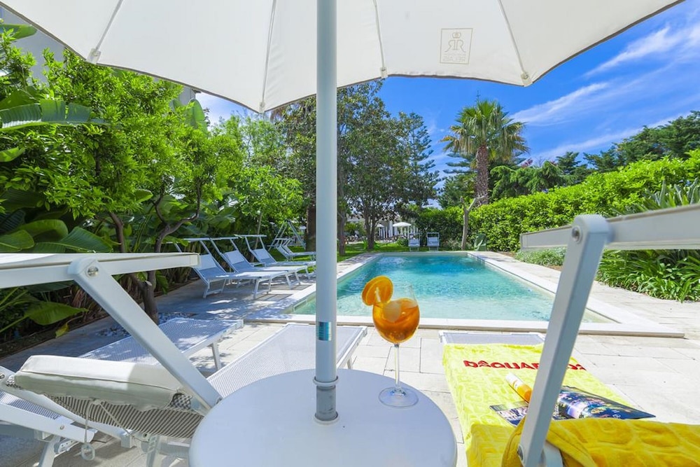 Relais Regina Rosanna — 4-Star Luxury Hotel in Gallipoli, Italy