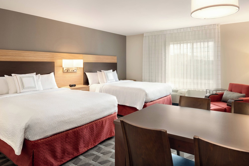 TownePlace Suites by Marriott Milwaukee Grafton - photo 6