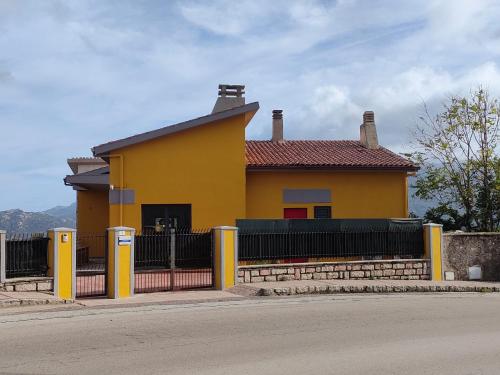 Tempio Pausania Solar private apartment 30 minutes from the sea Appartamento solare a 30 minuti dal mare — 4-Star Luxury Hotel in Tempio Pausania, Italy