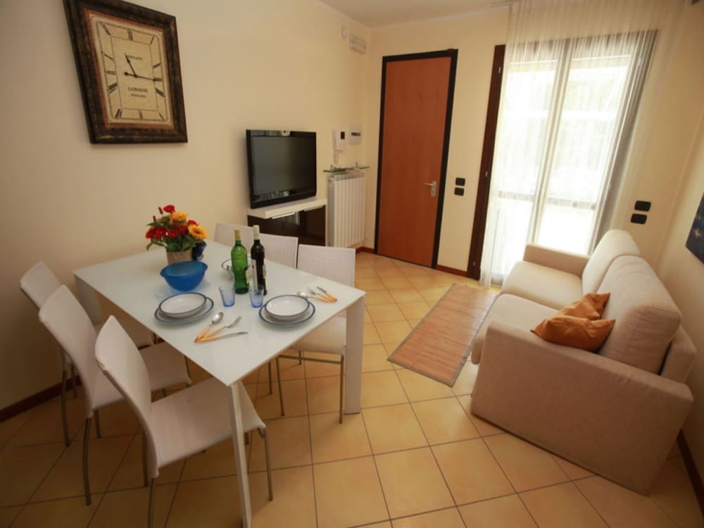 Charming sea Front View Apartment beahost Rentals — 4-Star Luxury Hotel in Rosolina, Italy