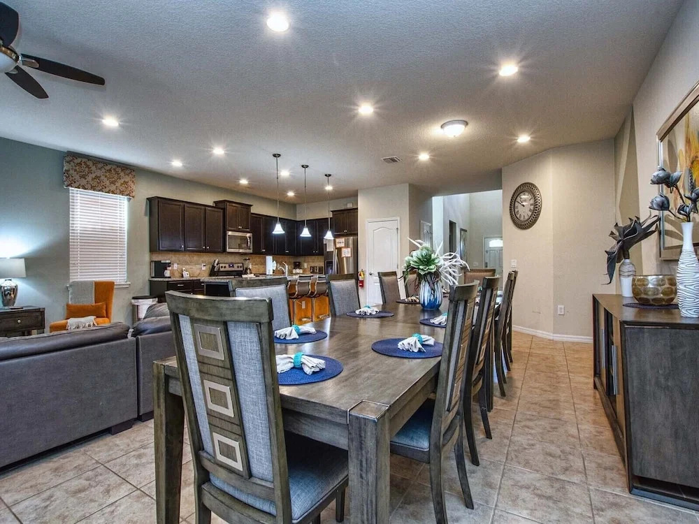 Spacious 8BR Villa w Pool & Resort Amenities - photo 17