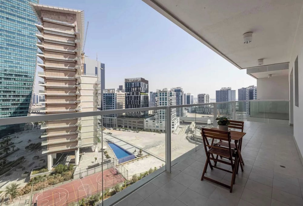 Premium 1 Bed Apartment In Binghatti Venus — 4-Star Luxury Hotel in Dubai, United Arab Emirates