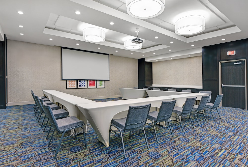 Holiday Inn Express & Suites Houston Memorial City Centre by IHG - photo 40