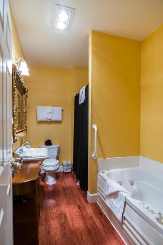 Campbell House Inn - photo 49
