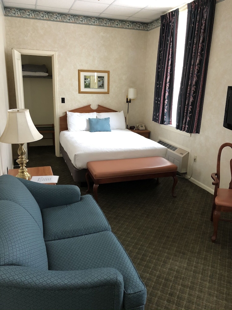 Stearns Hotel - photo 11