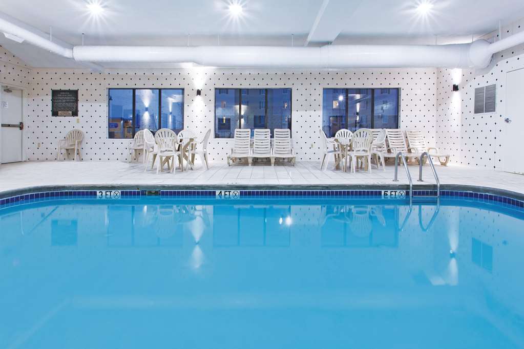 La Quinta Inn & Suites by Wyndham Columbus Grove City - photo 10