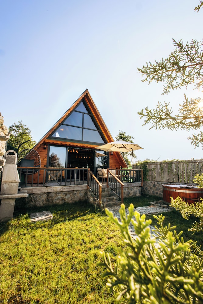 Peleri Bungalov — Pazar
