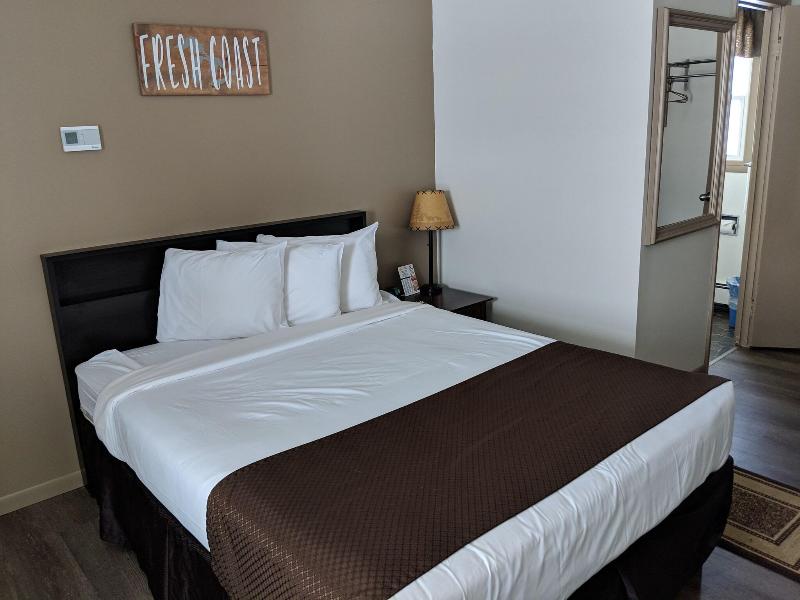 Sunset Lodge Escanaba - photo 21