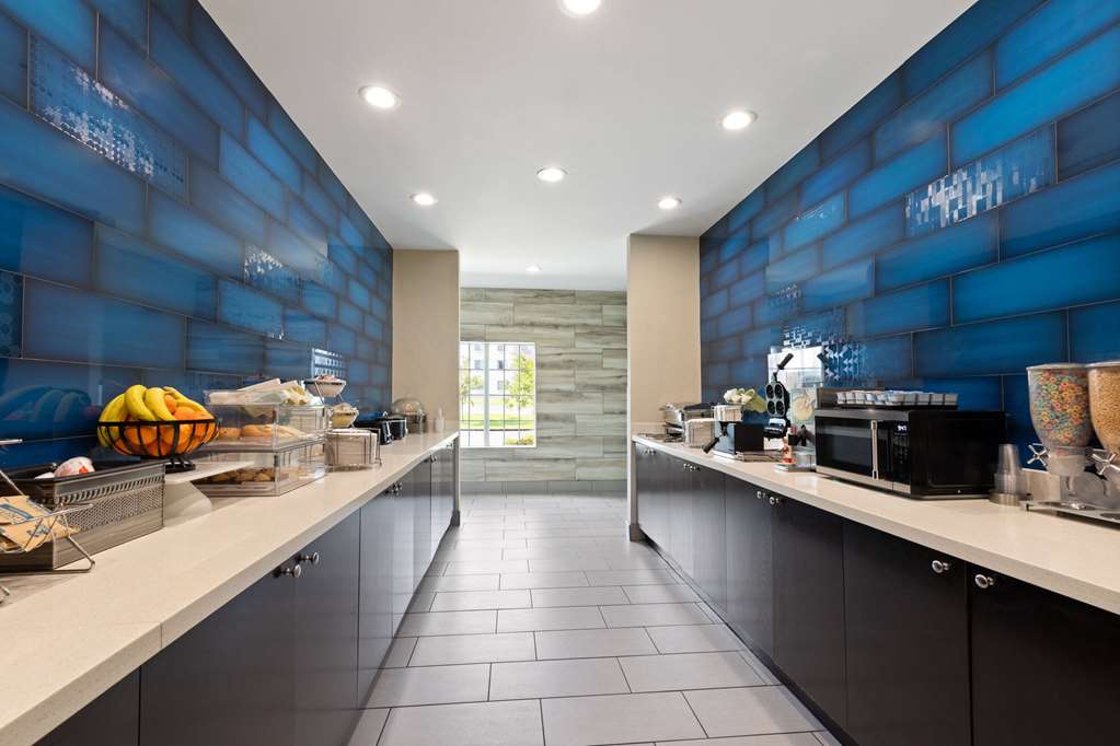 La Quinta Inn & Suites by Wyndham Cullman - photo 47