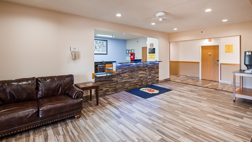 Super 8 by Wyndham Neillsville WI - photo 4