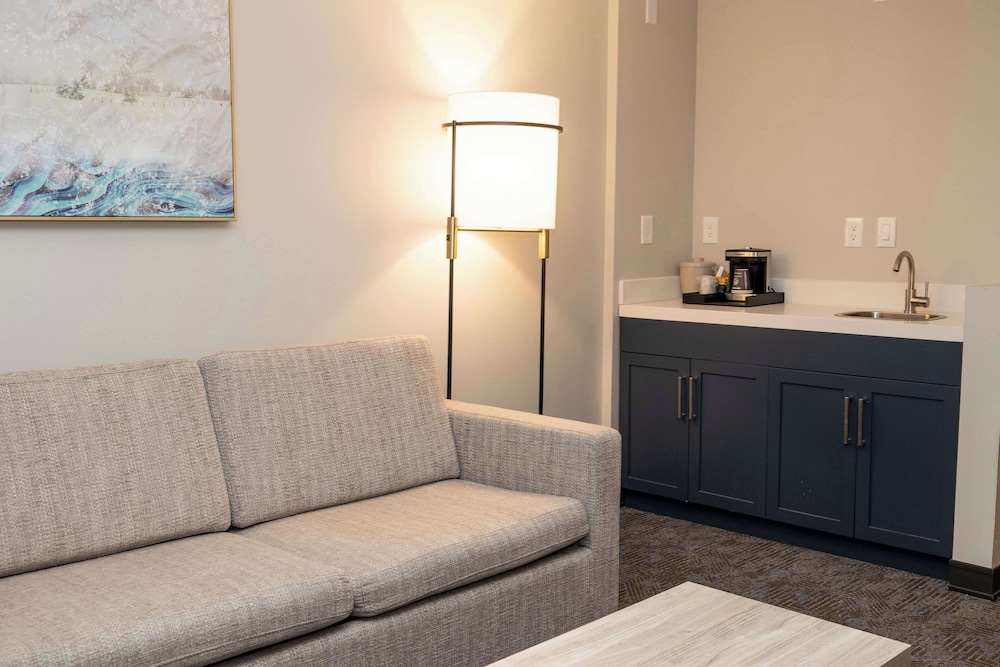 DoubleTree by Hilton Austin MN - photo 14
