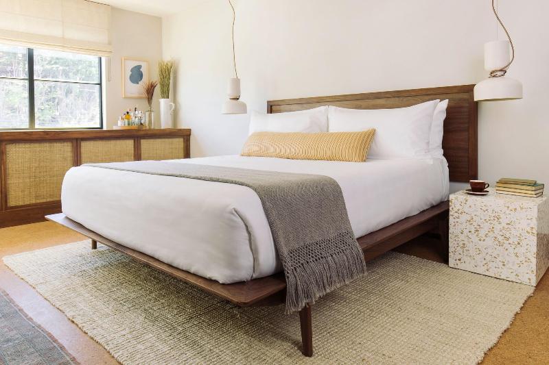 Silver Lake Pool & Inn — 4-Star Luxury Hotel in Los Angeles, United States
