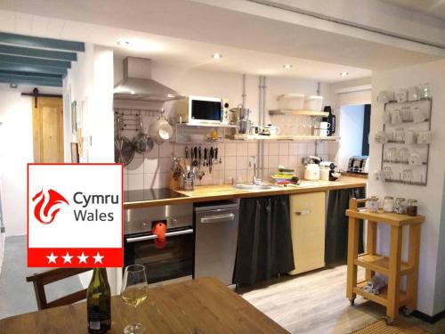 Farmhand Cottage — 4-Star Luxury Hotel in Narberth, United Kingdom