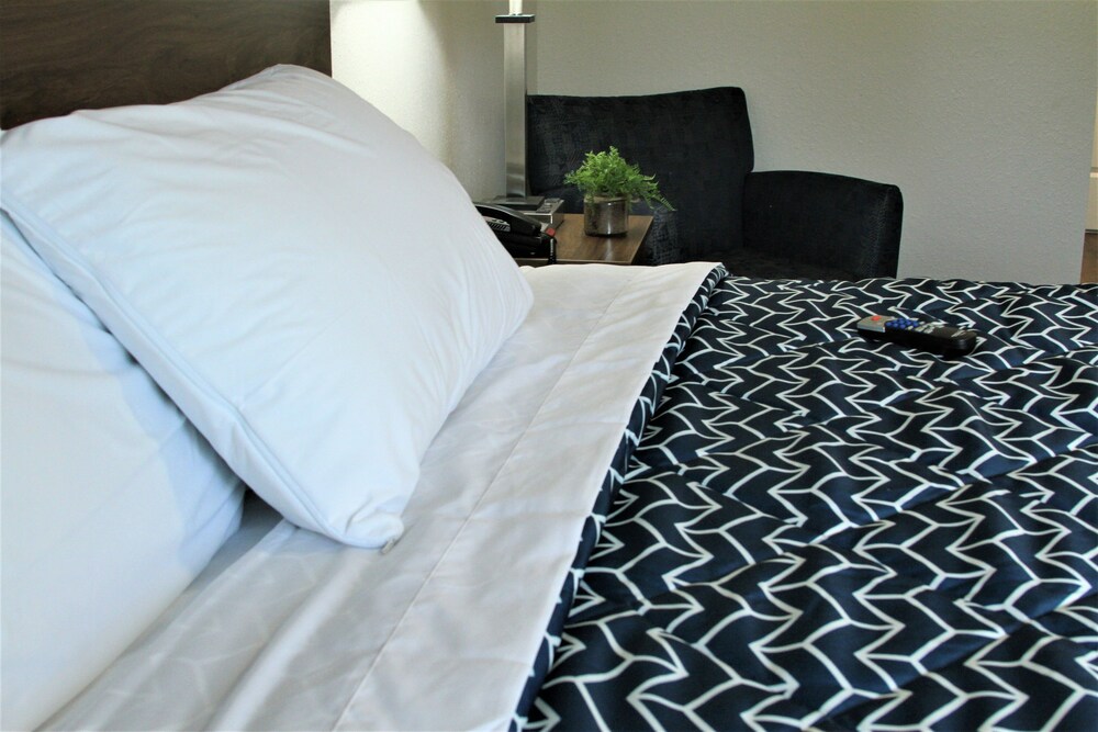 Stay Plus Extended Stay Suites - photo 11