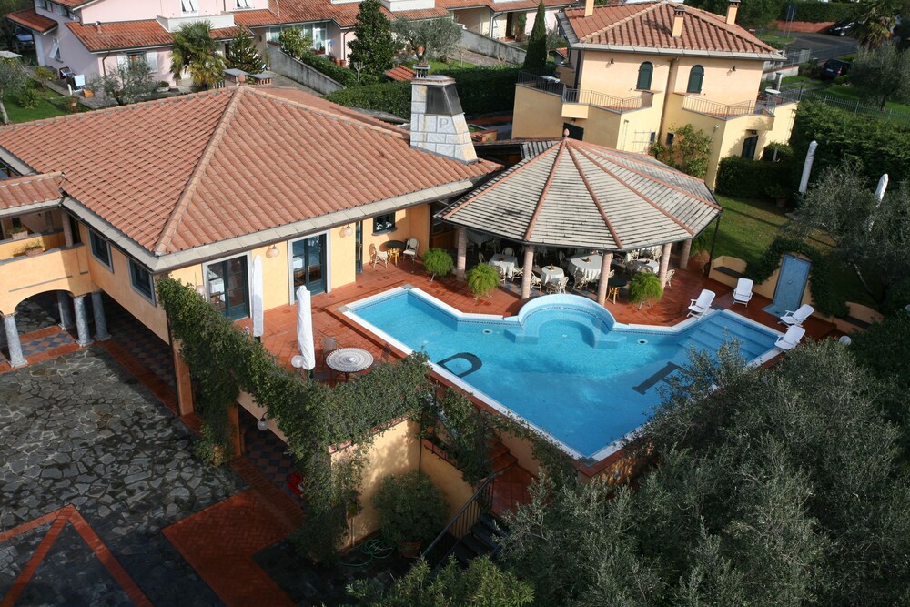 Hotel la Pietra Restaurant — hotel in Fosdinovo