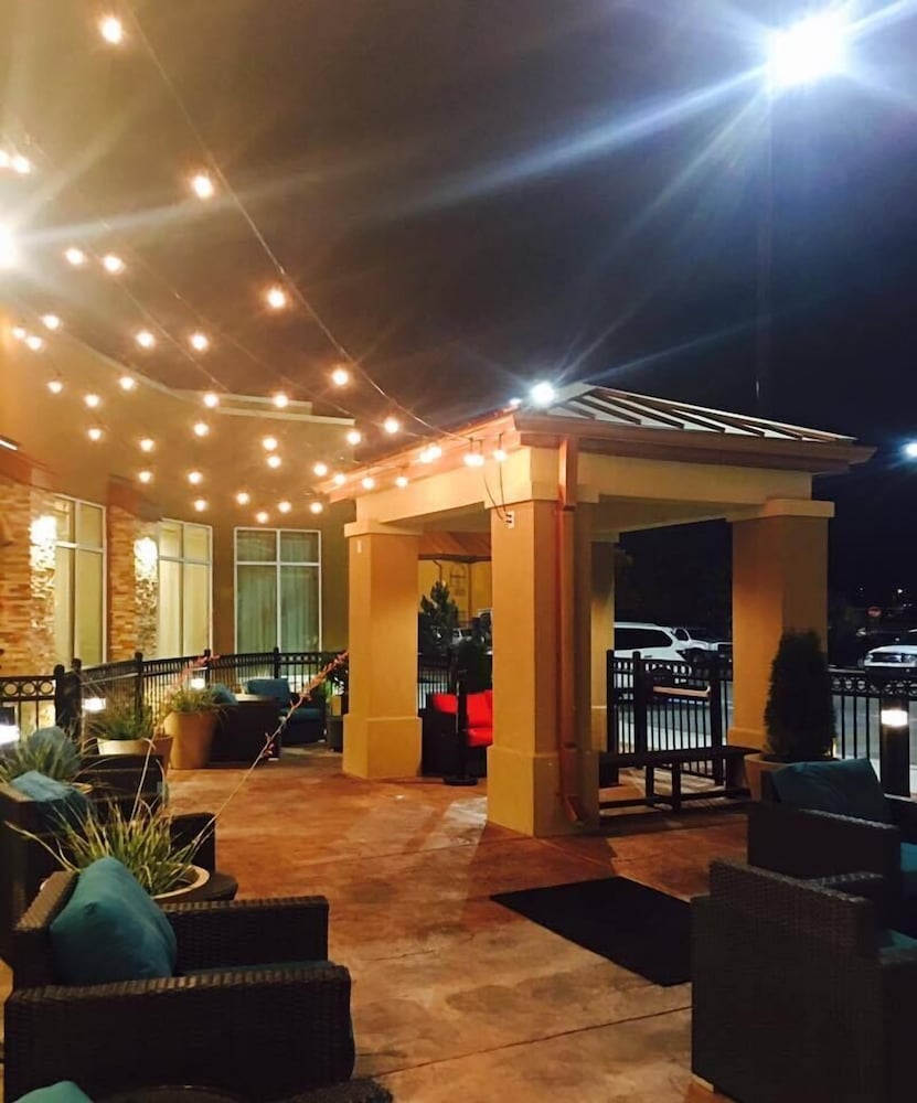 Hilton Garden Inn Gallup - photo 23