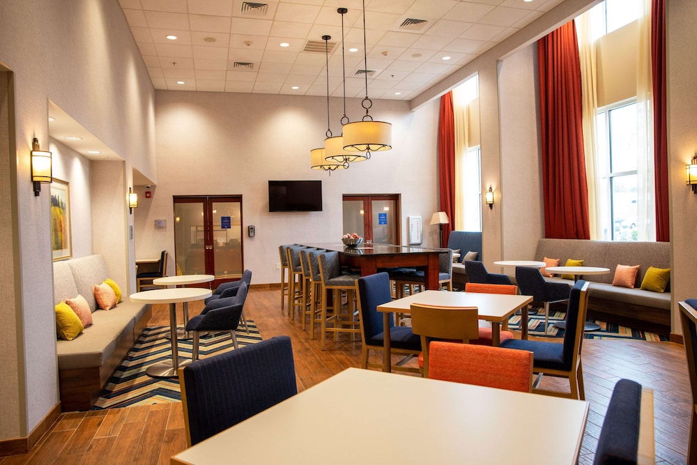 Hampton Inn & Suites Jacksonville - photo 47