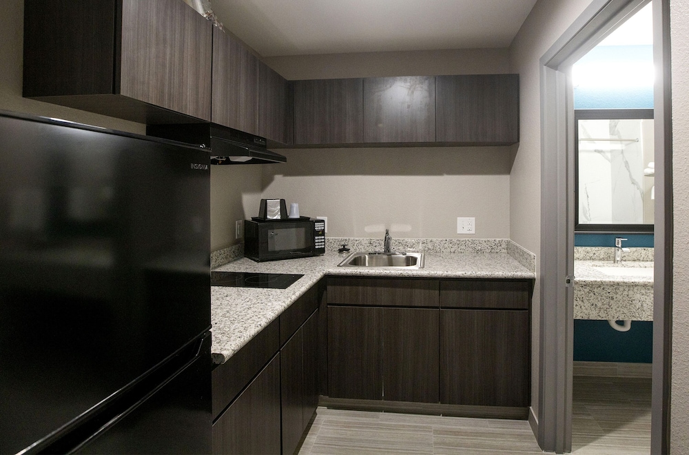 Express Inn - photo 10