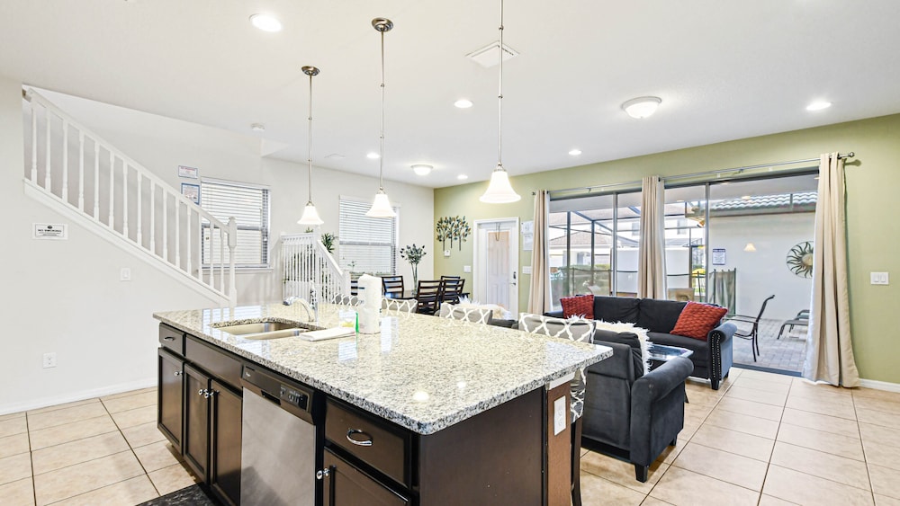 Free Waterpark Access 5br Resort Townhome w Pool - photo 45