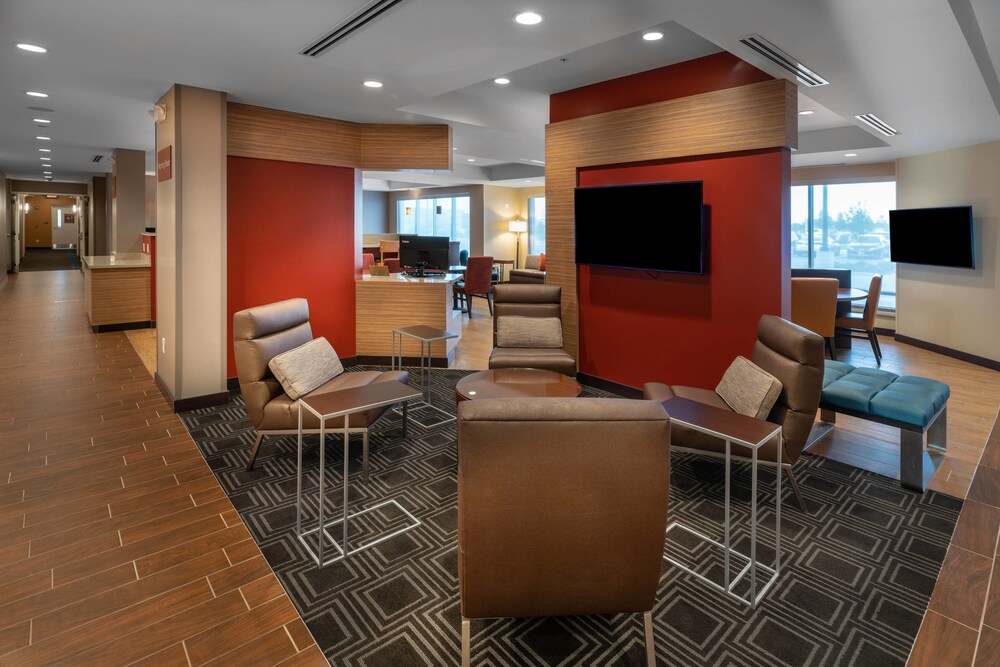 TownePlace Suites by Marriott Milwaukee Oak Creek - photo 44