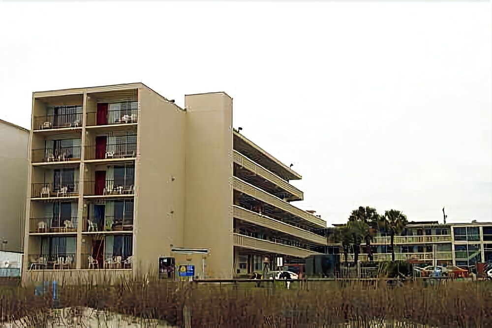 The Oceanfront Viking Motel - photo 15