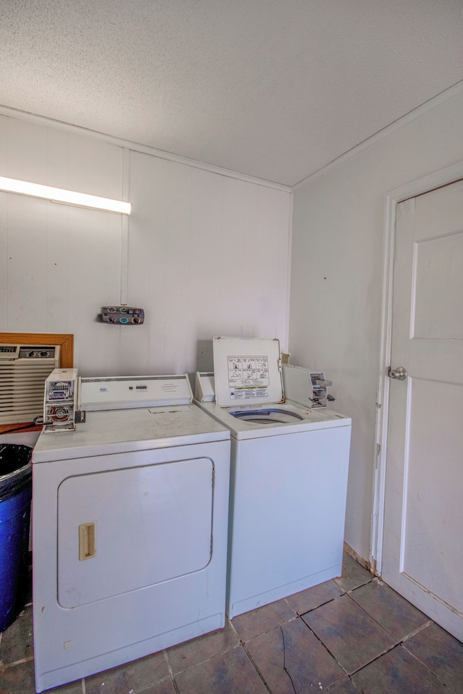 OYO Travelier Motel - photo 82