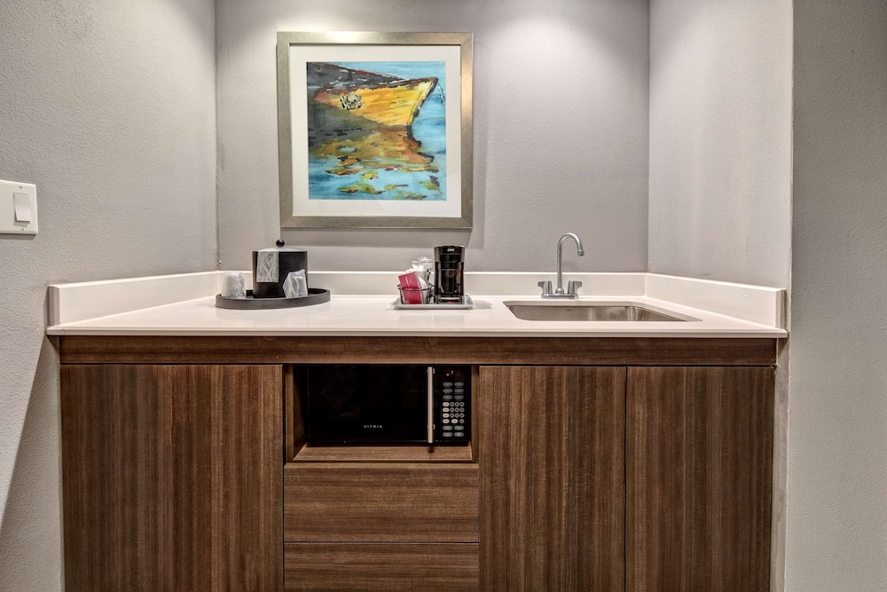 Hampton Inn & Suites San Jose Airport - photo 10
