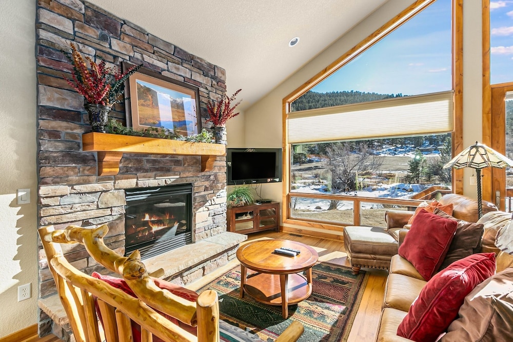 Tranquility On The River Three Ev #6042 3 Bedroom Townhouse by RedAwning — 4-Star Luxury Hotel in Estes Park, United States