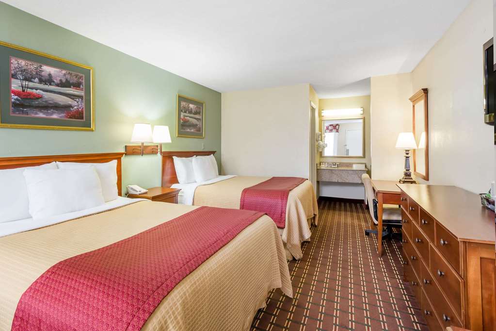 Days Inn by Wyndham Orangeburg - photo 12