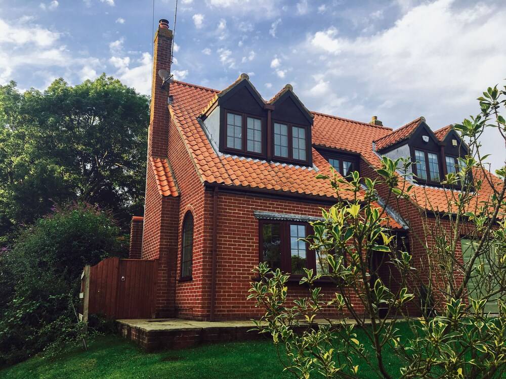 Holly Bank — 4-Star Luxury Hotel in Etton, United Kingdom