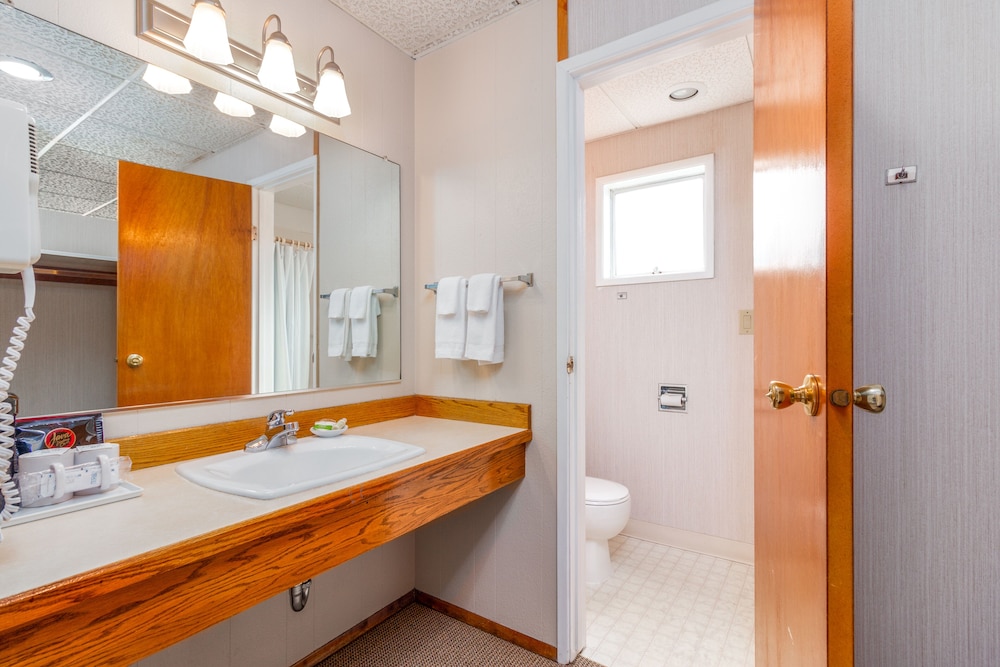 Seashore Inn on the Beach - photo 20