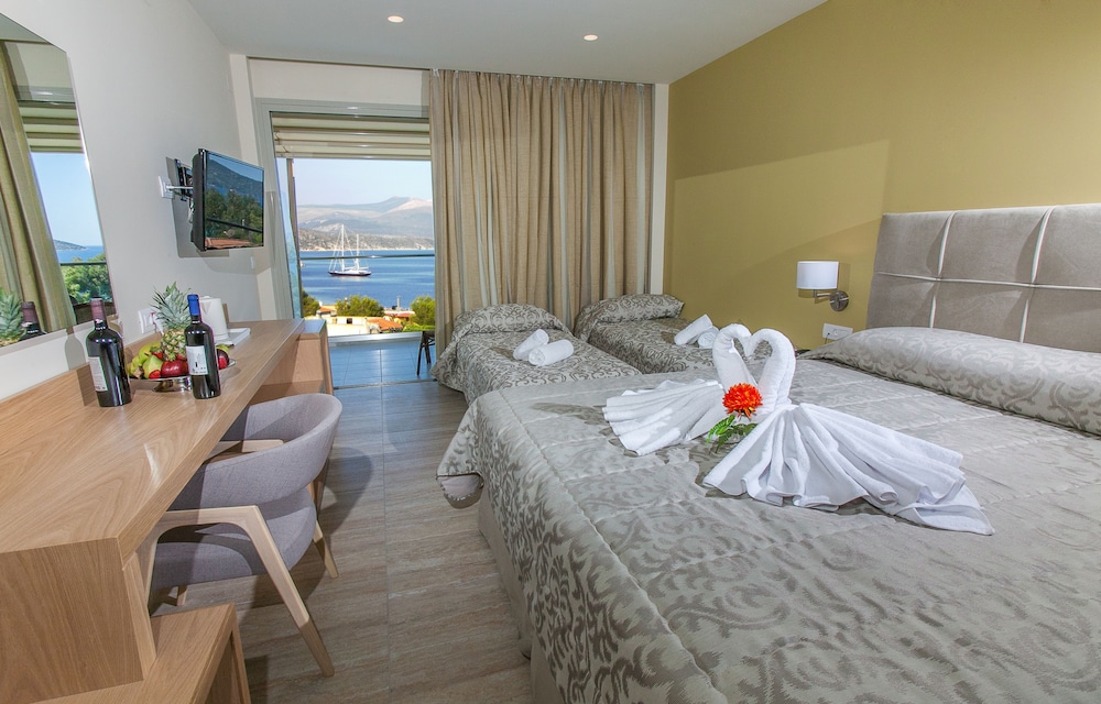 Paradise Lost Hotel Apartments in Nafplio, Greece