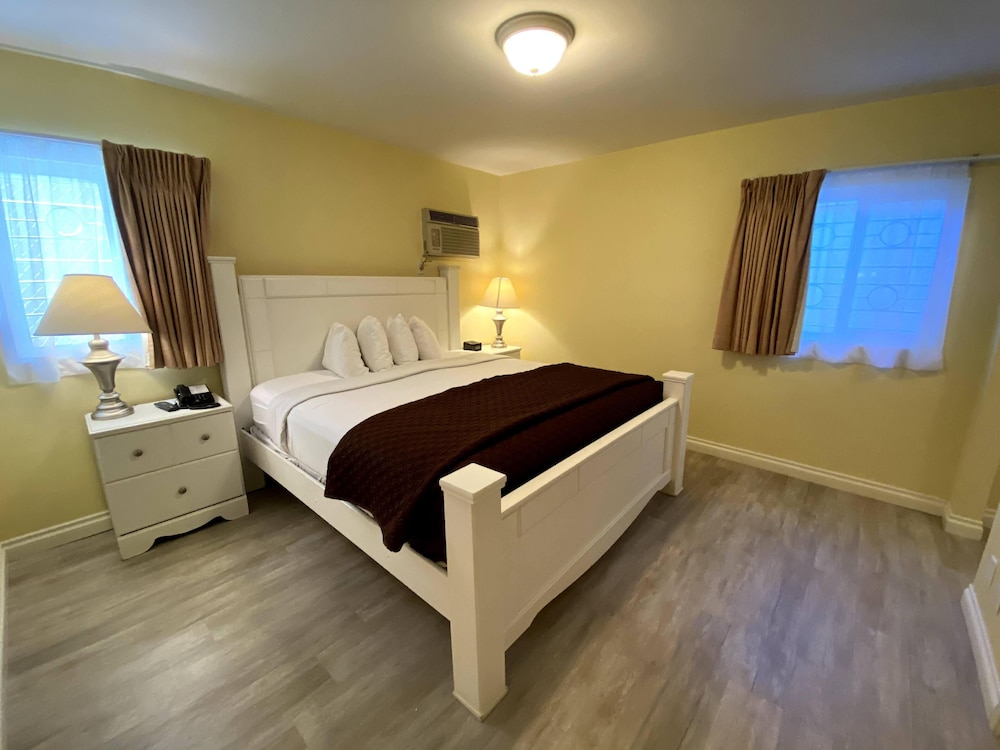 Hollywood Celebrity Hotel - photo 13