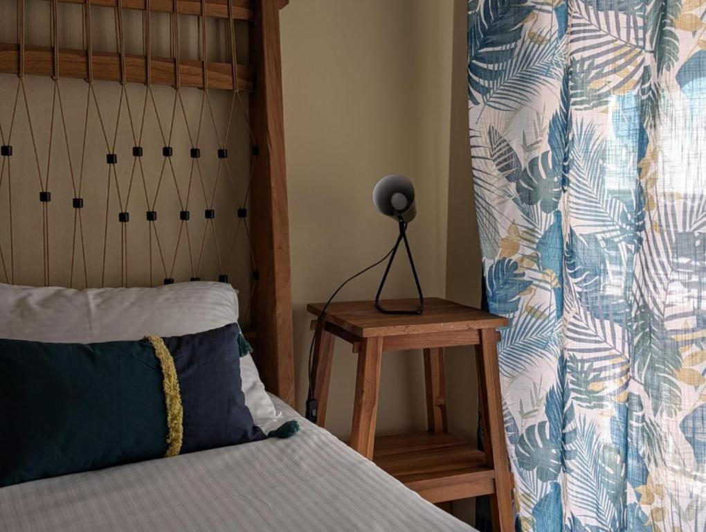Teak Apartment 1bd 4th Floor with Balcony Near Acropolis — 4-Star Luxury Hotel in Athens, Greece