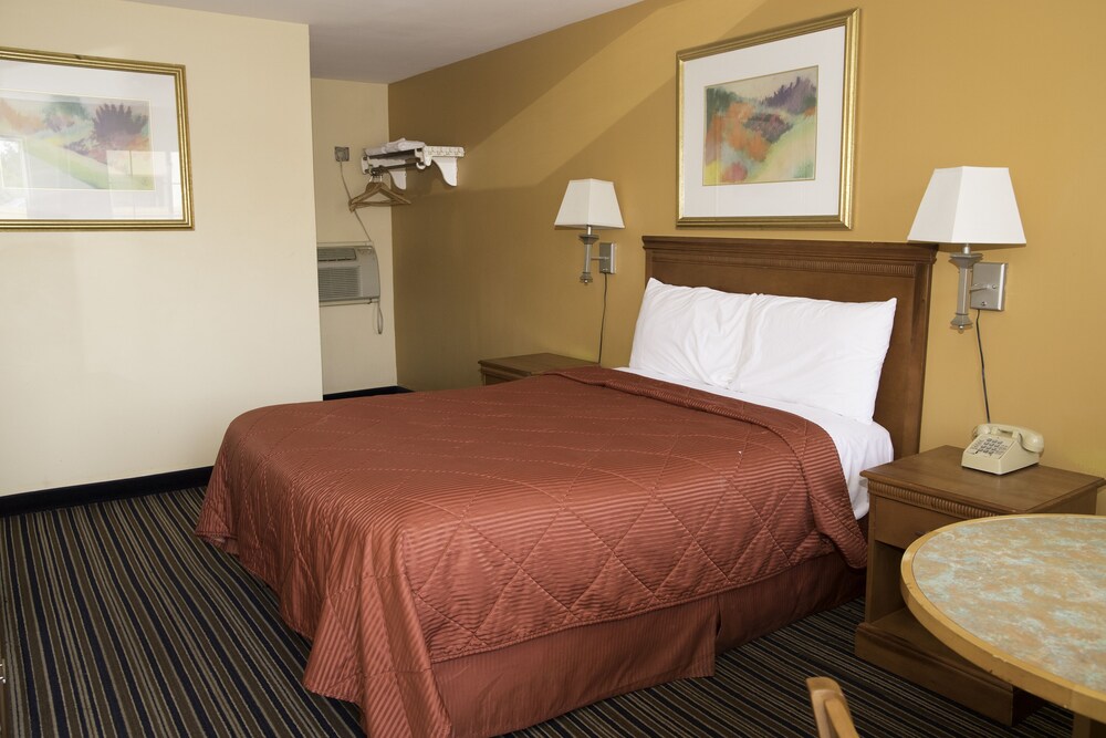 Capri inn and Suites - photo 23