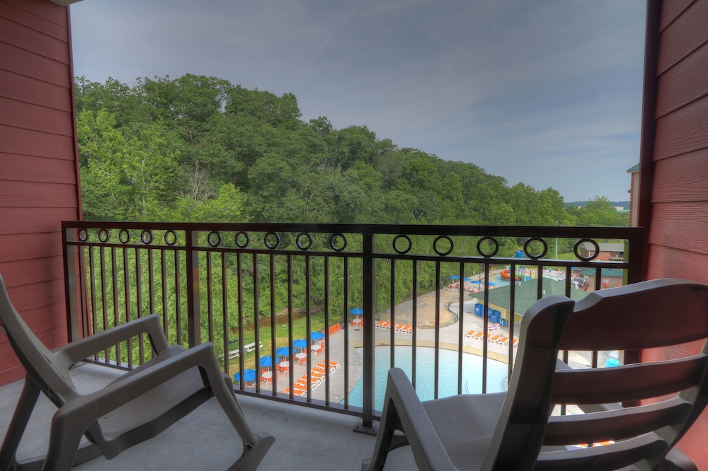 Country Cascades Waterpark Resort - photo 23