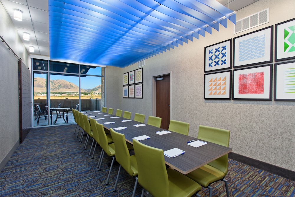 Holiday Inn Express & Suites Brigham City North Utah by IHG - photo 47