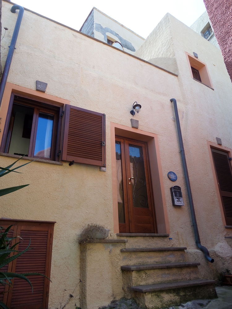 Vicolo della Luna — Castelsardo — photo 2