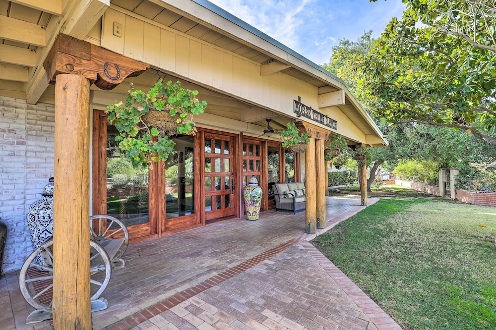Tucson Home by Nature Preserve Perfect for Hiking — 4-Star Luxury Hotel in Tucson, United States