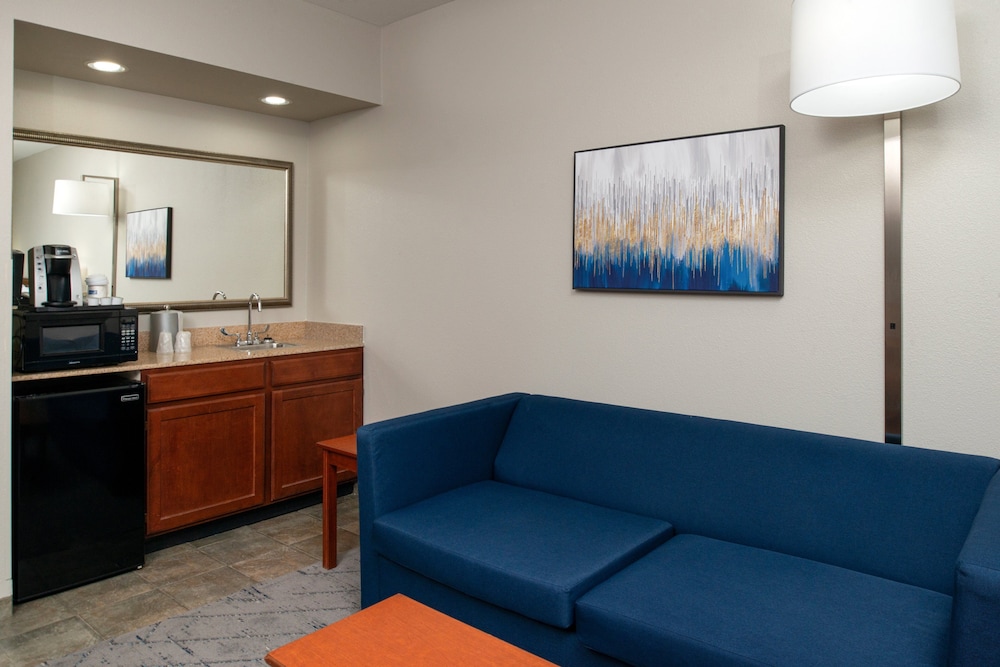 Holiday Inn Express Suites Farmington - photo 25