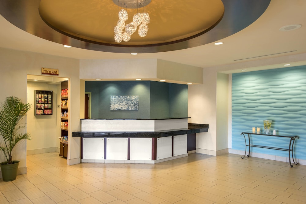 The Beacon Charlotte Airport - photo 21