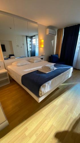 Batumi Orbi City Lux Studio MK