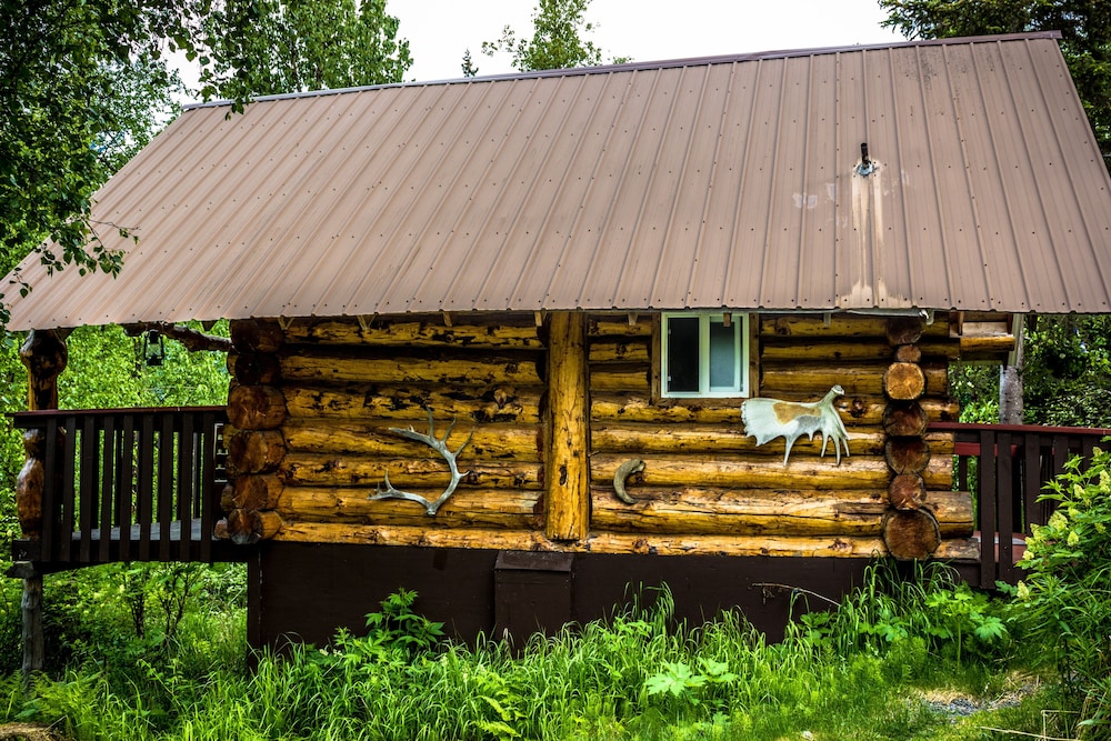 Midnight Sun Log Cabins - photo 12