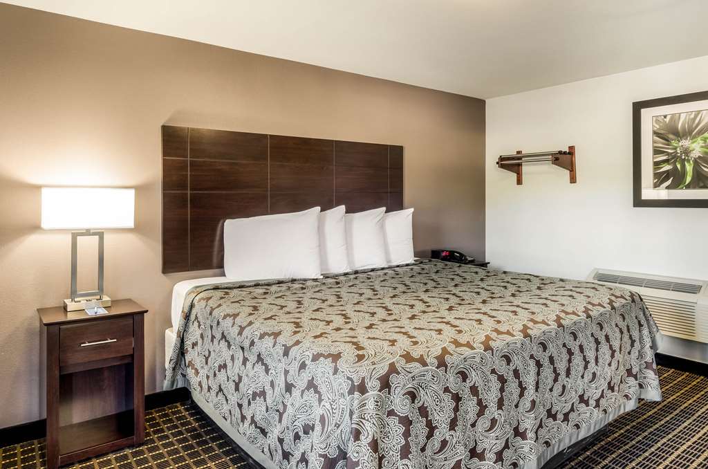 Rodeway Inn Middleboro Plymouth - photo 19