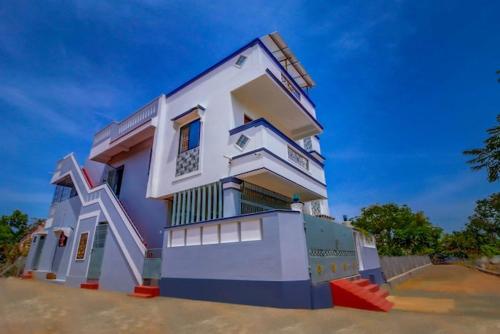 Paradise Home Stay Pondicherry Luxury Stay with Private Swimming Pool — 4-Star Luxury Hotel in Auroville, India