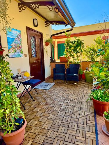 Il Cammeo 2 Guest House Near Pompeii And Vesuvius — 4-Star Luxury Hotel in Torre Del Greco, Italy