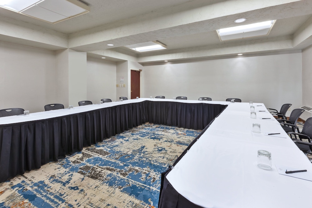 Crowne Plaza Columbus North Worthington by IHG - photo 45