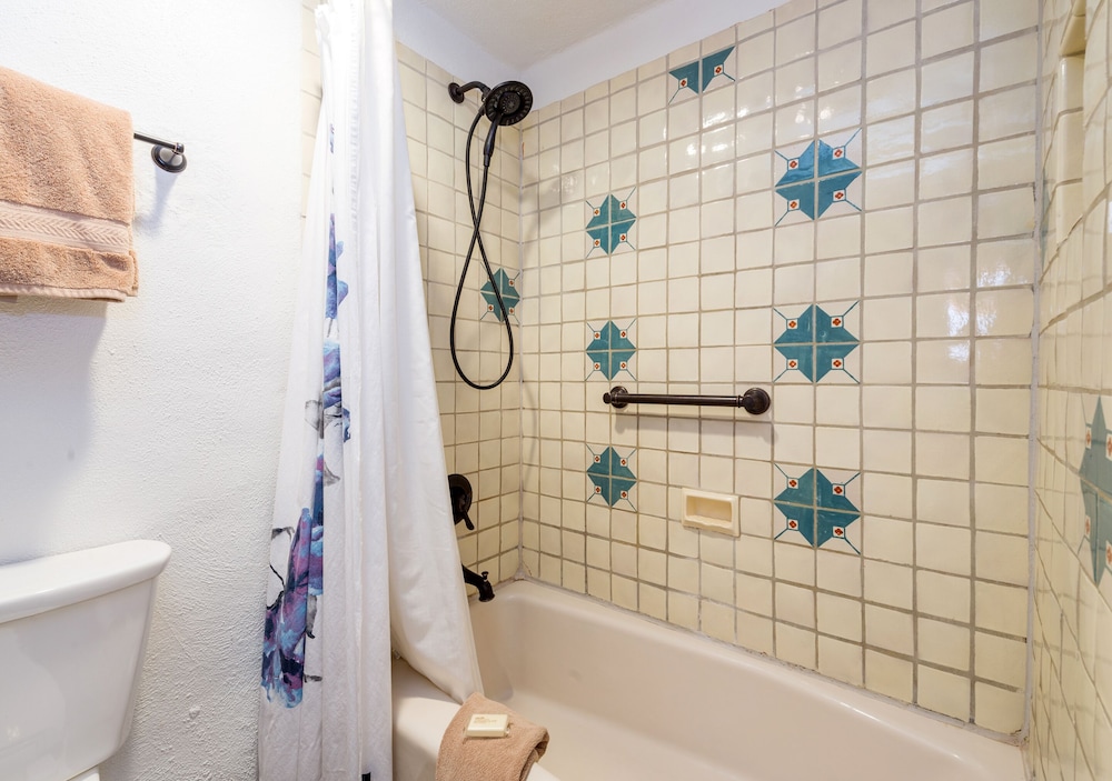 Inn on La Loma Plaza - photo 73