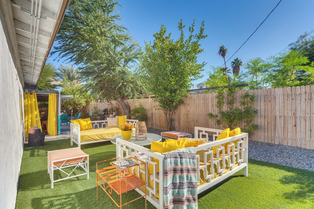 2 Mi to Dtwn: Vintage inspired Gem in Palm Springs in Palm Springs, United States